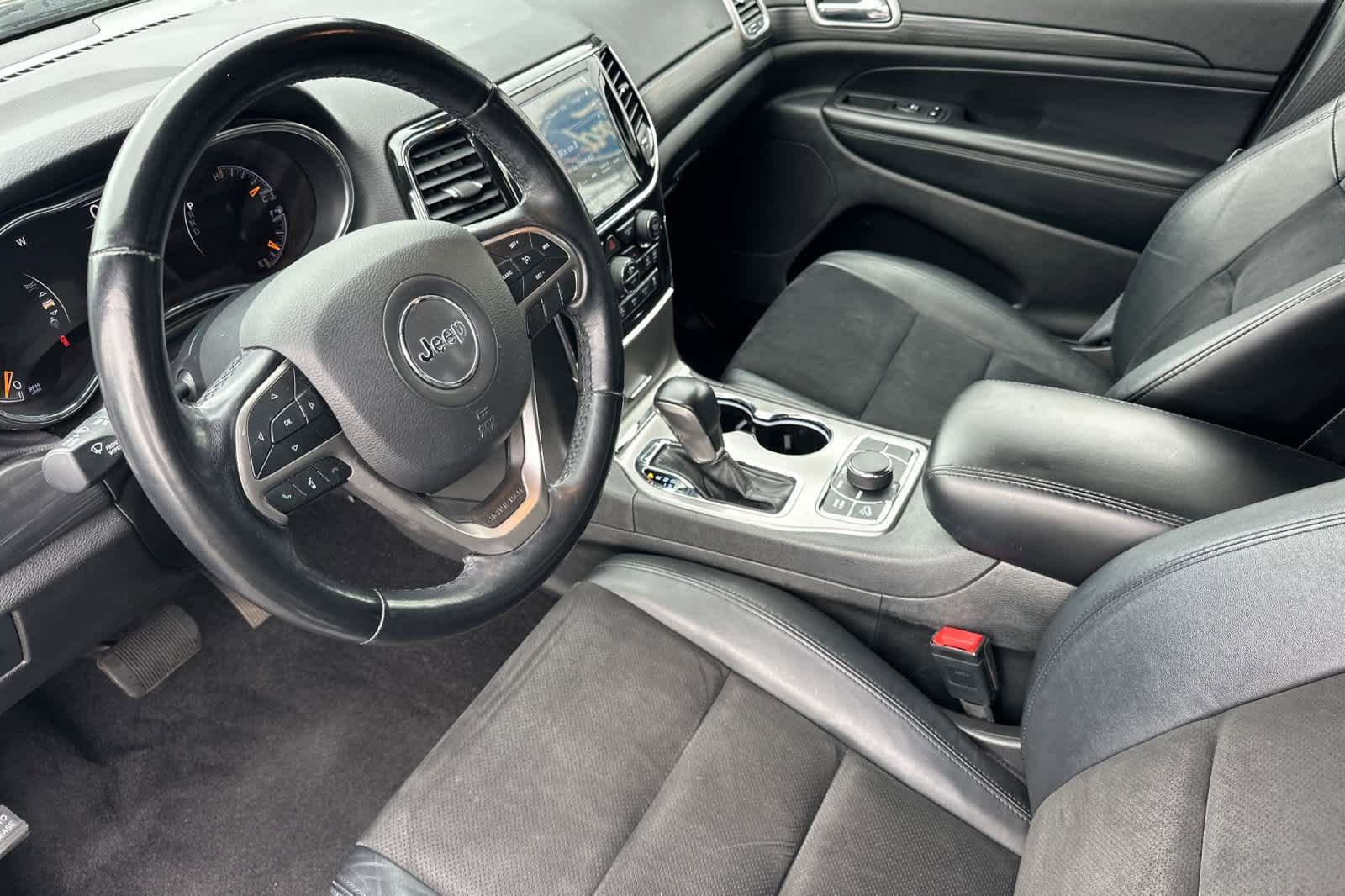 Used 2022 Jeep Grand Cherokee Laredo X AWD/4WD image 11