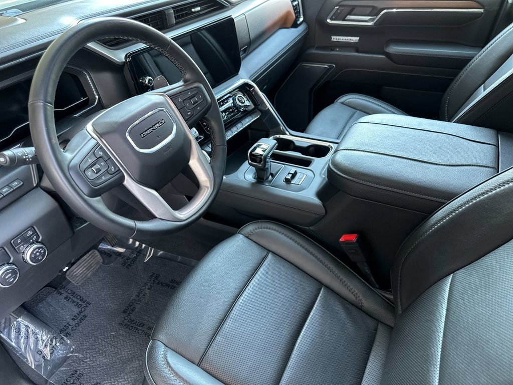 Used 2024 GMC Sierra 1500 Denali w/ Technology Package RWD image 9