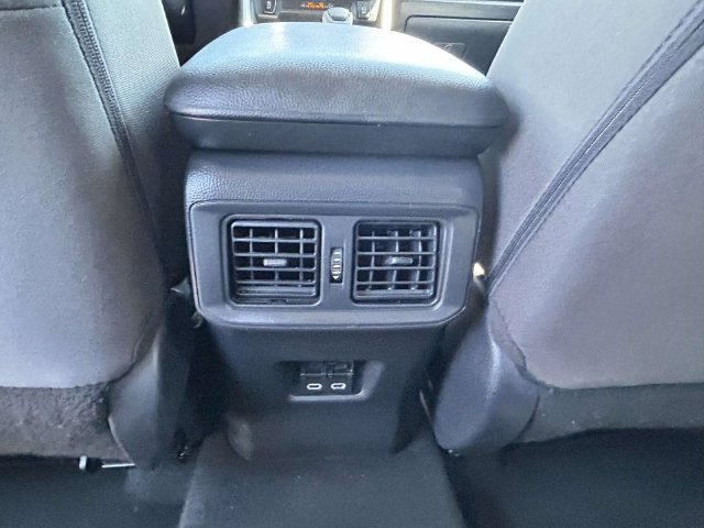 Used 2025 Toyota RAV4 XLE FWD image 28