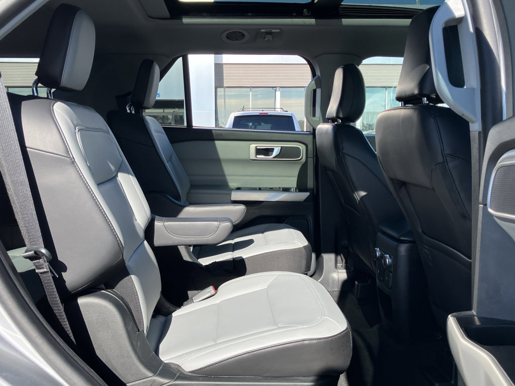 Certified 2021 Ford Explorer XLT w/ Equipment Group 202A image 34