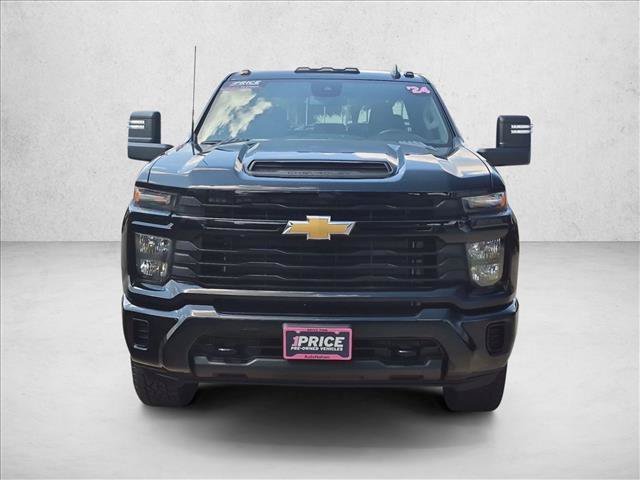 Used 2024 Chevrolet Silverado 2500 Custom w/ Custom Value Package AWD/4WD image 2