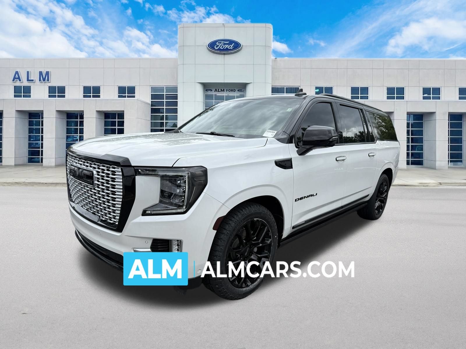 Used 2023 GMC Yukon XL Denali w/ Denali Reserve Package RWD image 1