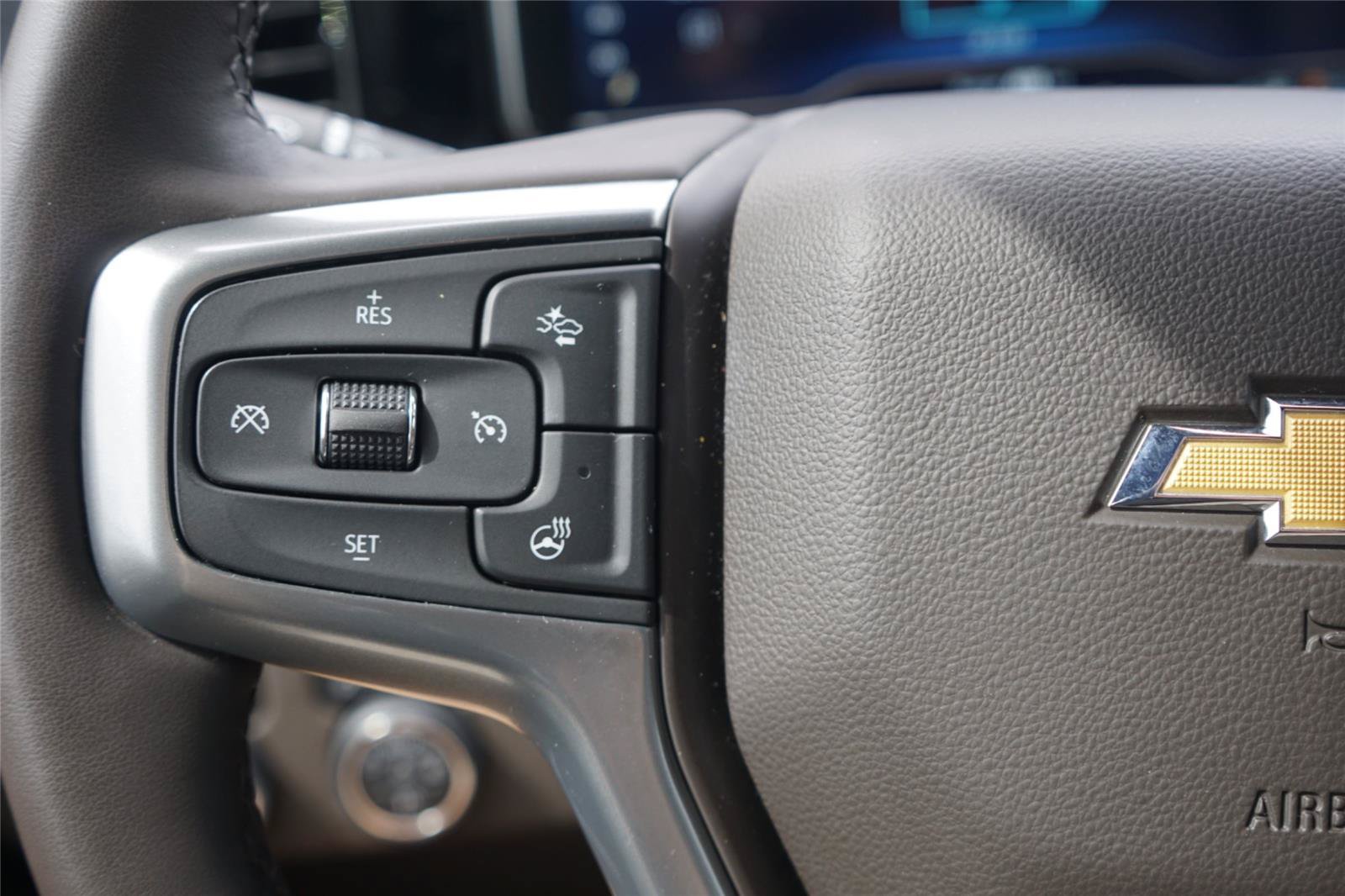 Used 2024 Chevrolet Silverado 2500 LTZ w/ LTZ Premium Package AWD/4WD image 16