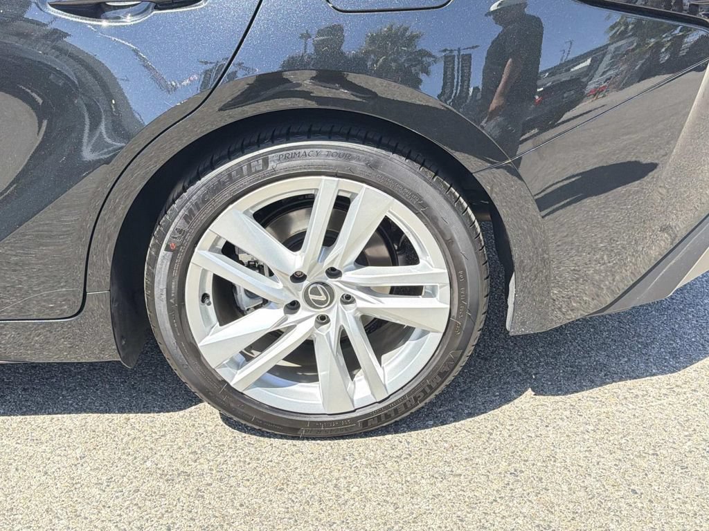 Used 2023 Lexus IS 300 w/ Comfort Package RWD image 7