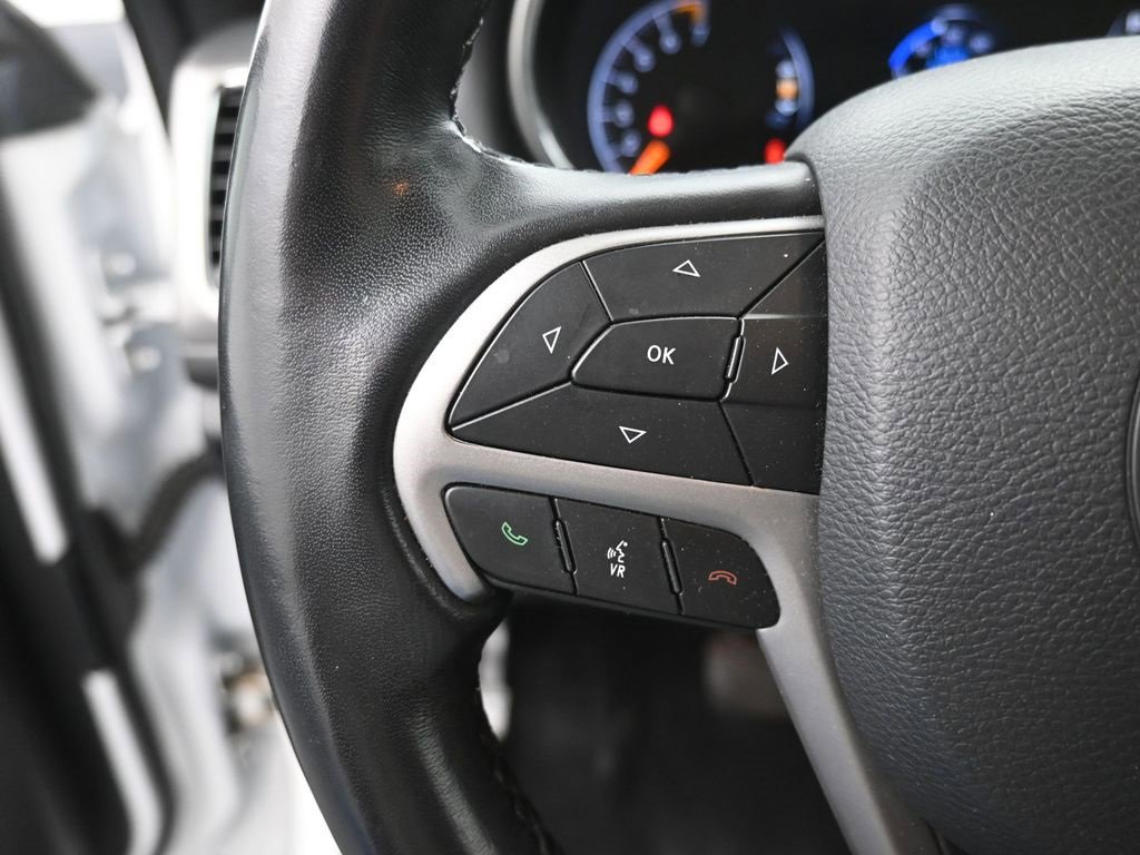 Used 2020 Jeep Grand Cherokee Altitude image 15