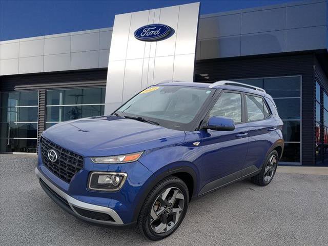 Used 2023 Hyundai Venue SEL image 4
