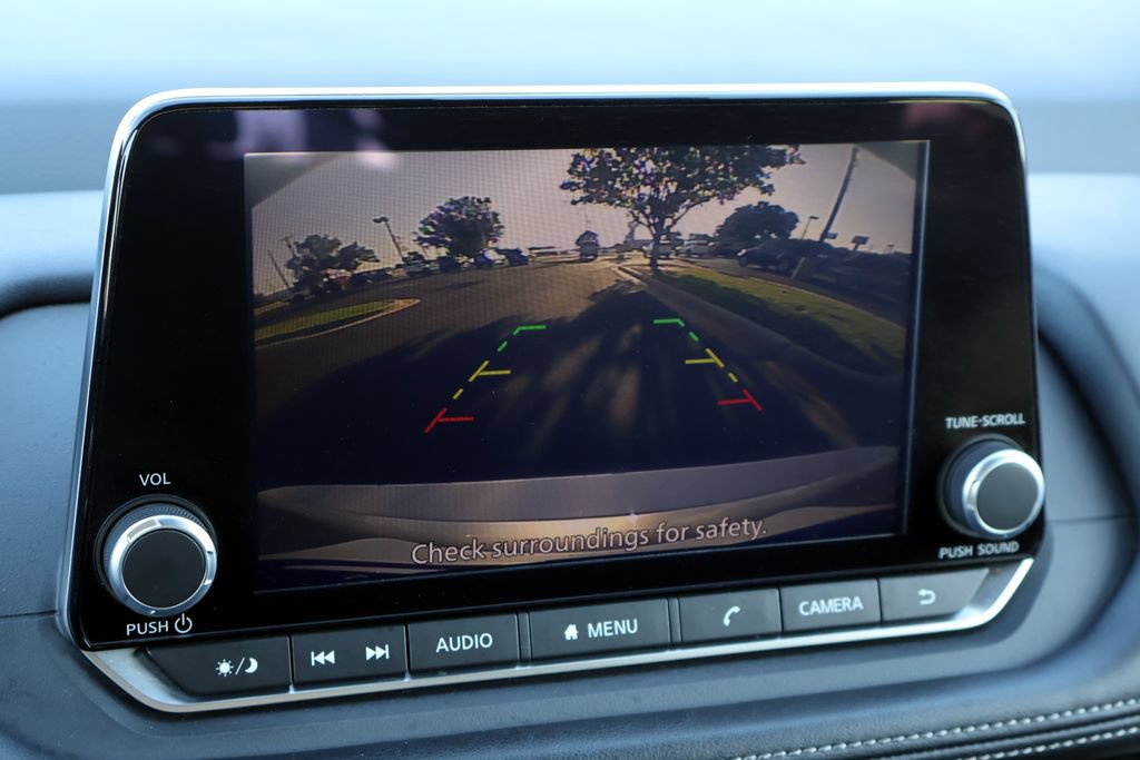 Used 2025 Nissan Rogue SV FWD image 7