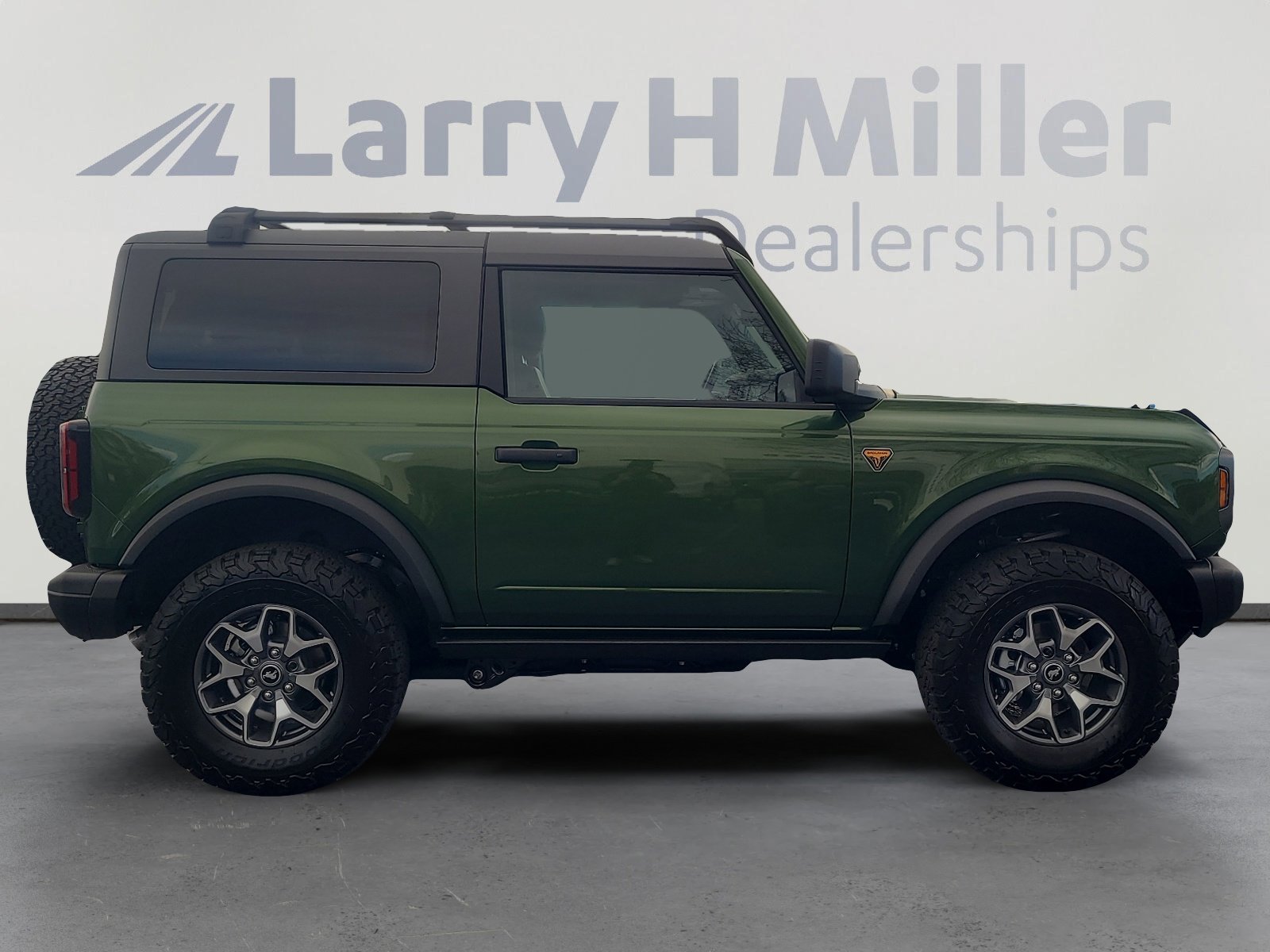 Certified 2025 Ford Bronco Badlands image 6