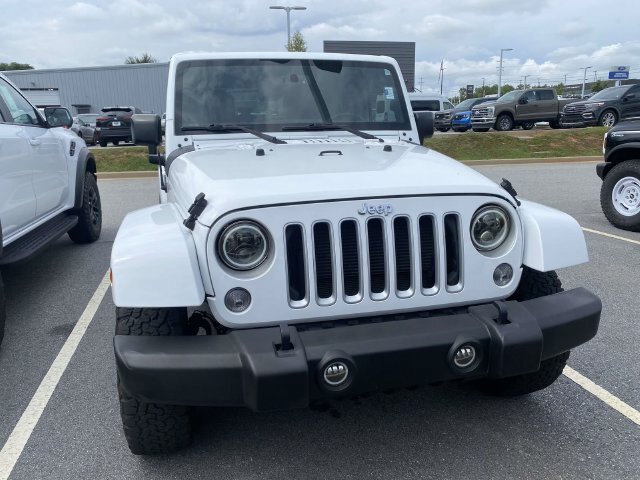 Used 2017 Jeep Wrangler Unlimited Sahara w/ Max Tow Package AWD/4WD image 2