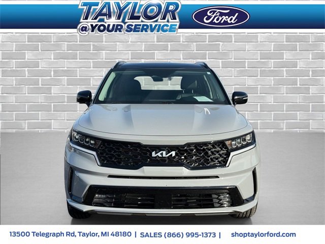 Used 2022 Kia Sorento EX w/ Panoramic Sunroof Package image 2