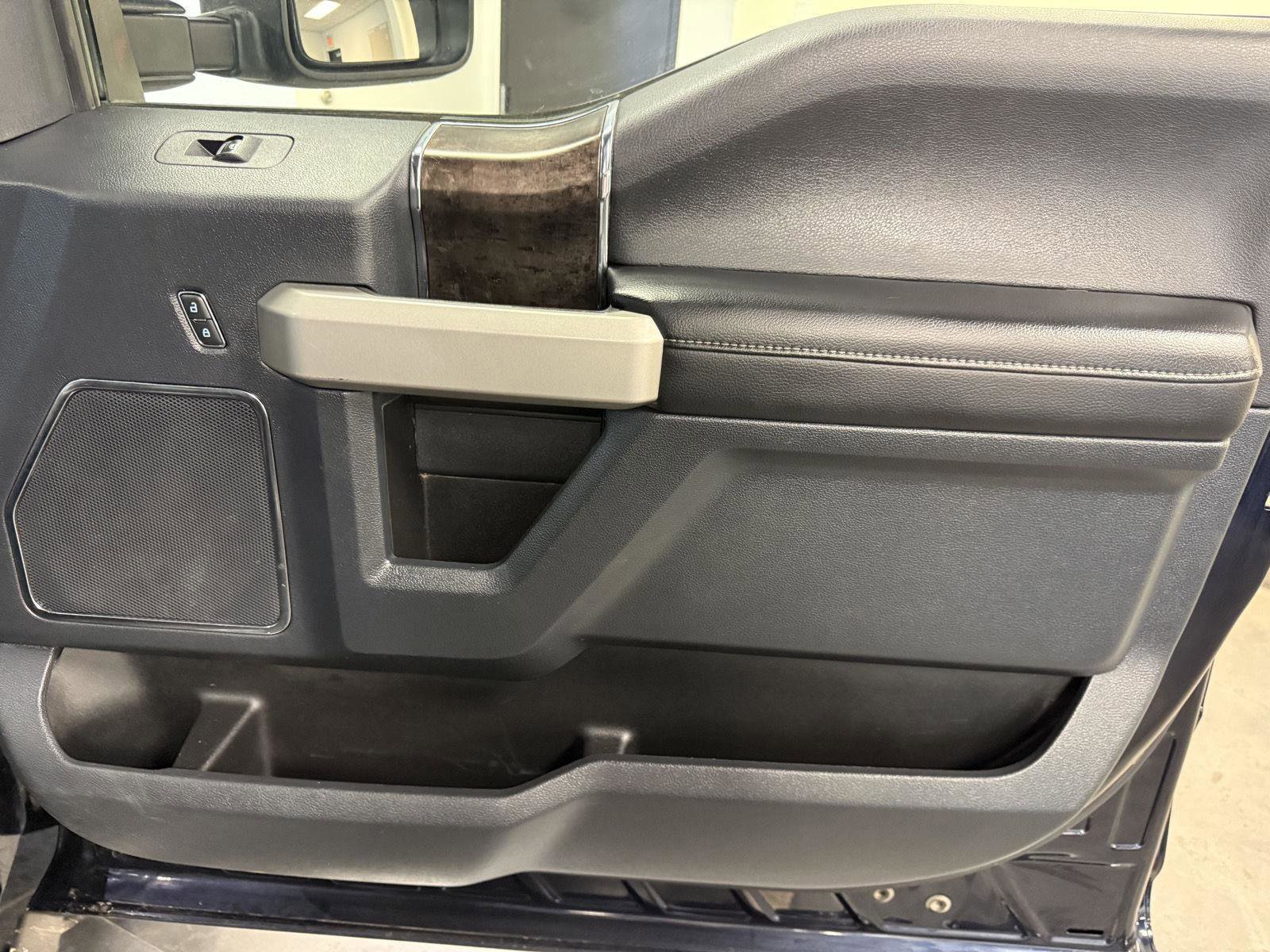 Certified 2022 Ford F450 Lariat w/ Lariat Ultimate Package image 28