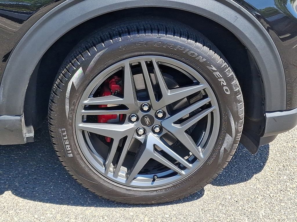 Certified 2025 Ford Explorer ST AWD/4WD image 11
