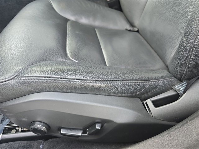 Used 2018 Volvo S90 T5 Momentum w/ Convenience Package image 12