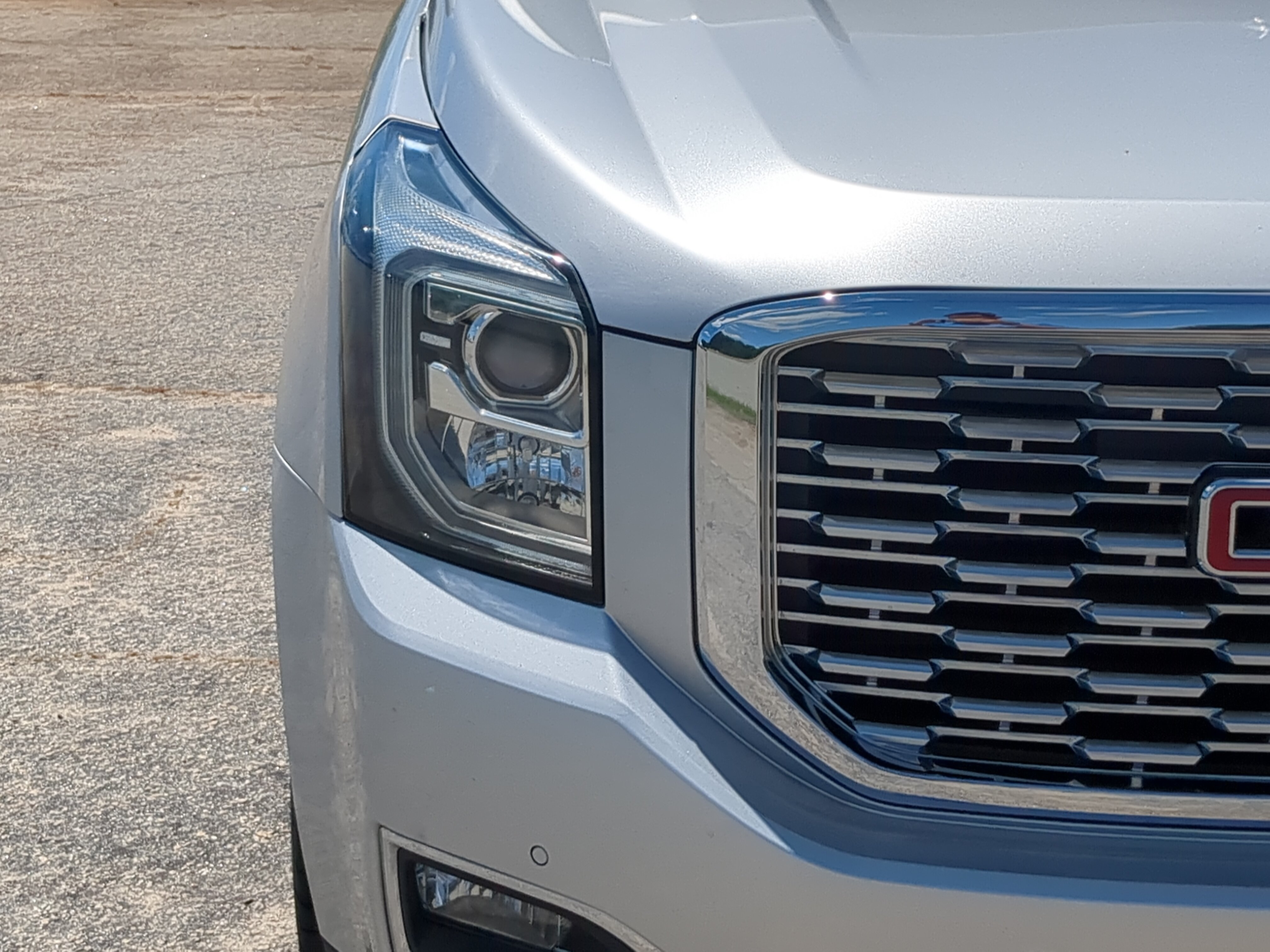 Used 2019 GMC Yukon Denali w/ Denali Ultimate Package AWD/4WD image 8
