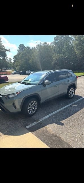 Used 2021 Toyota RAV4 XLE Premium FWD image 1
