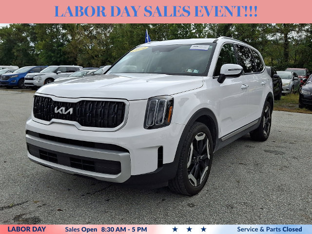 Used 2024 Kia Telluride EX w/ EX Captain's Chair Package FWD image 4