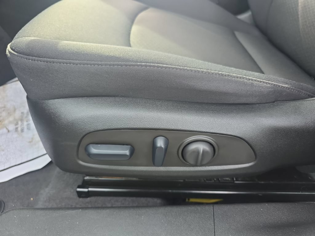 Used 2024 Chevrolet Malibu LT FWD image 17