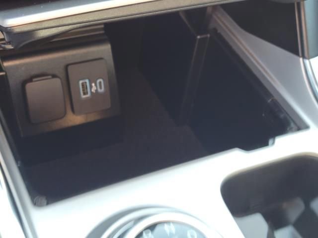 Certified 2022 Ford Explorer Platinum w/ Equipment Group 601A image 34