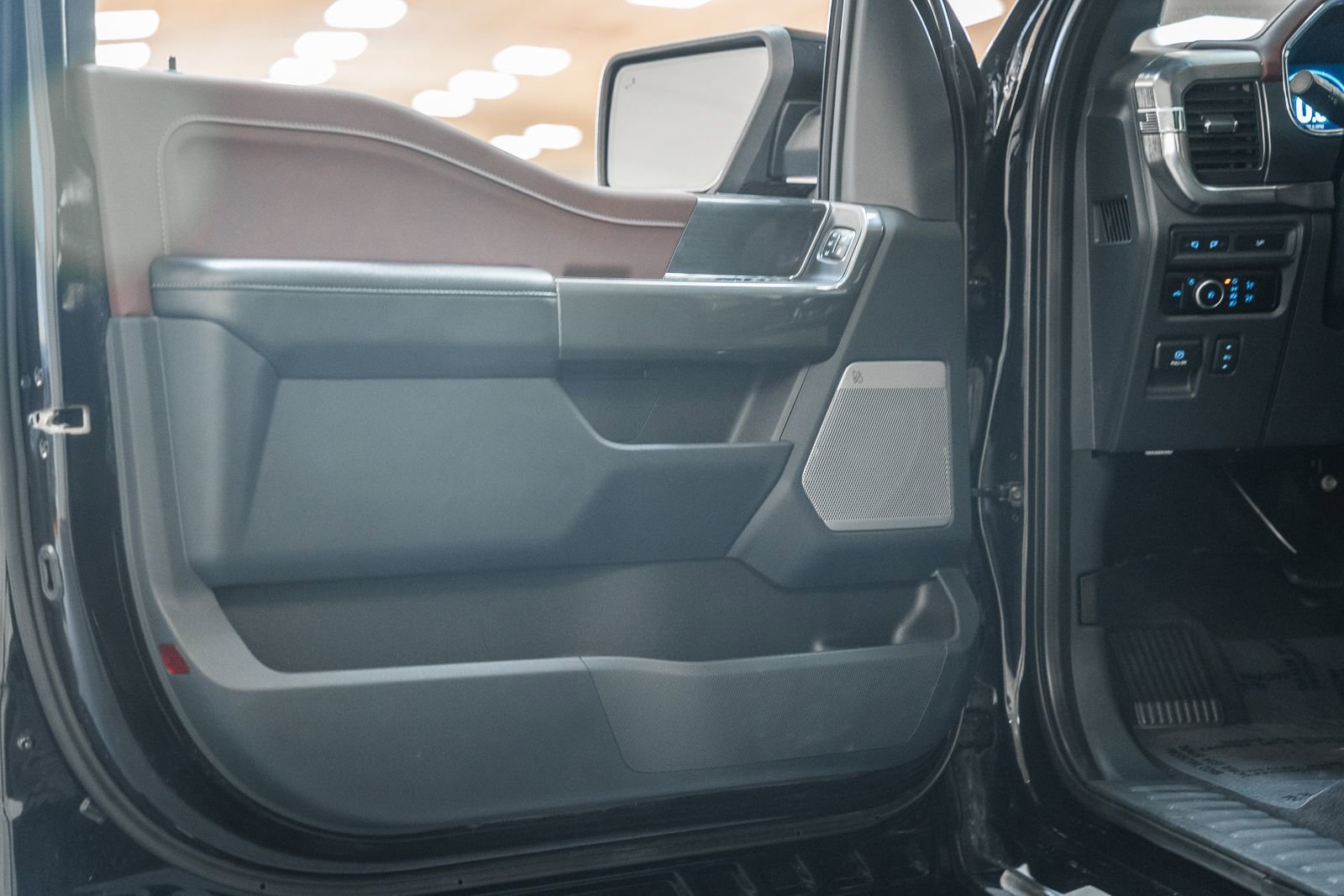 Certified 2023 Ford F150 Lariat w/ Equipment Group 502A High image 50