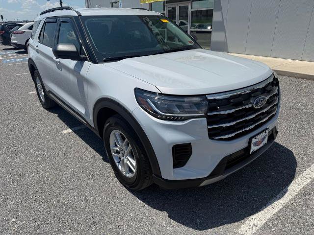 Certified 2025 Ford Explorer Active AWD/4WD image 2