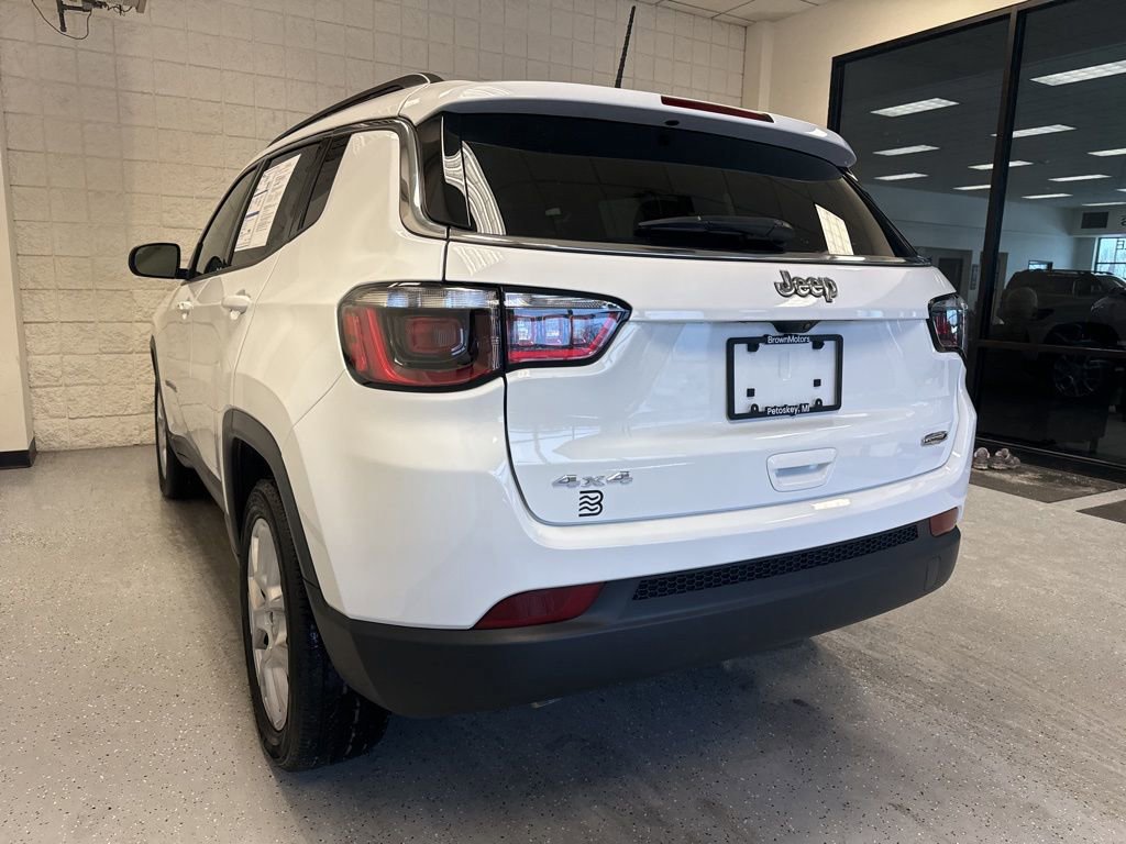 Used 2023 Jeep Compass Latitude image 10