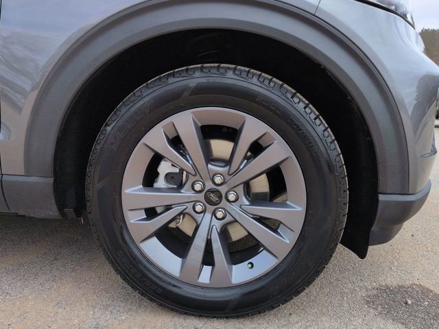 Certified 2022 Ford Explorer XLT w/ Equipment Group 202A image 12