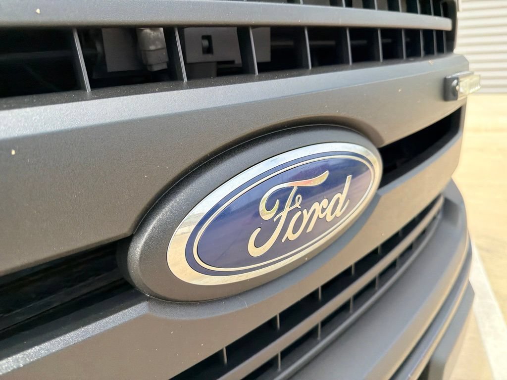 Certified 2018 Ford F150 XL w/ Heavy-Duty Payload Package AWD/4WD image 9