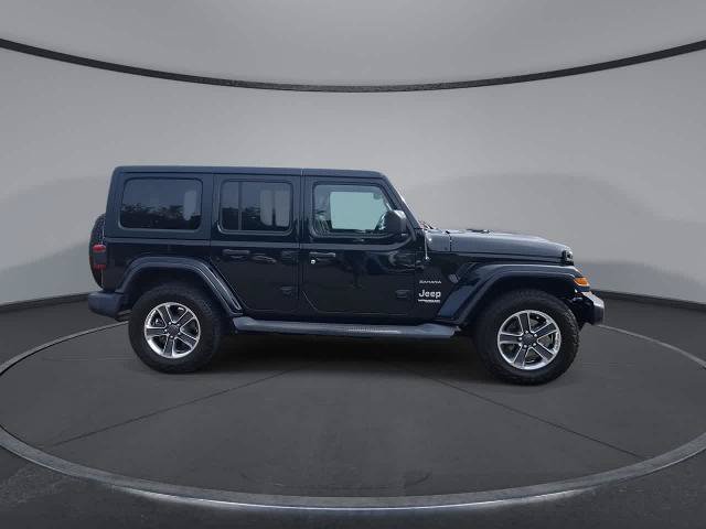Used 2018 Jeep Wrangler Unlimited Sahara w/ Dual Top Group AWD/4WD image 9