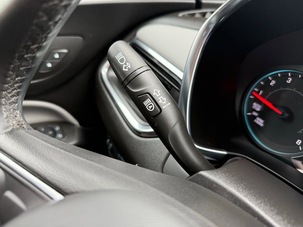 Used 2023 Chevrolet Equinox LT image 40