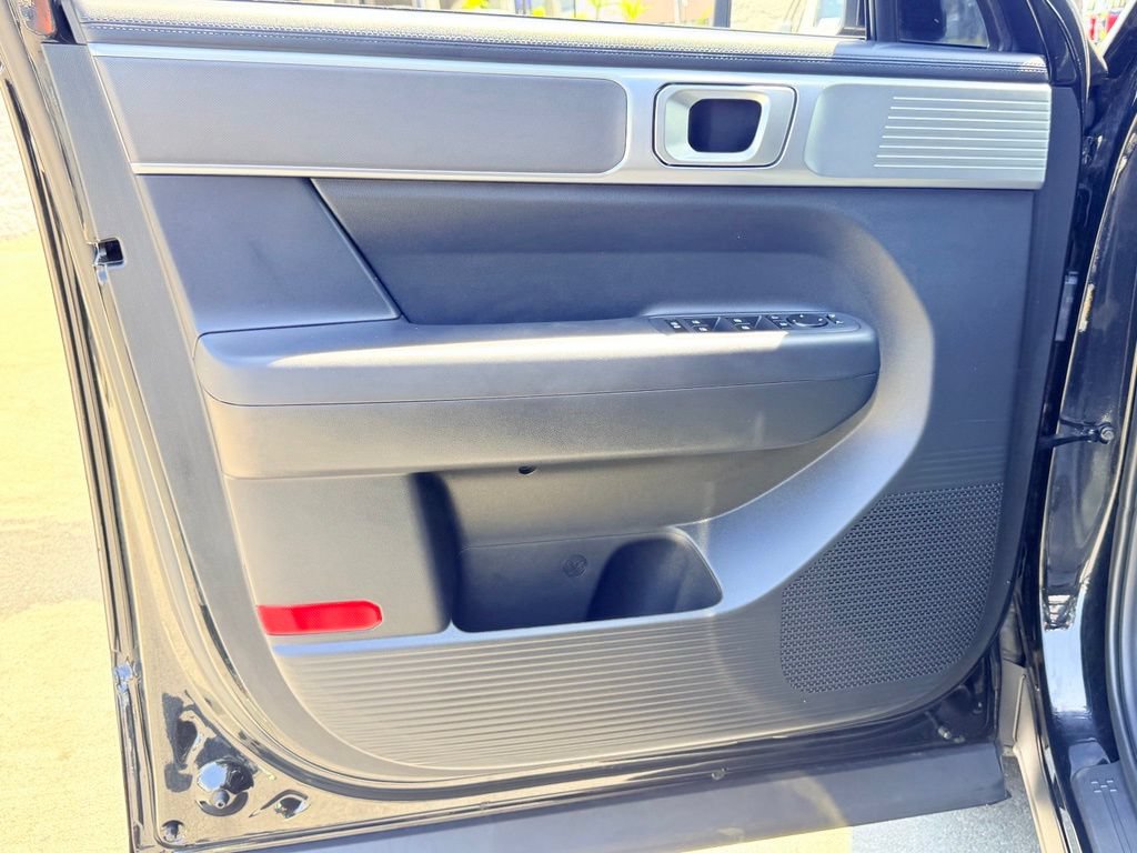 Used 2025 Hyundai Santa Fe SE FWD image 20