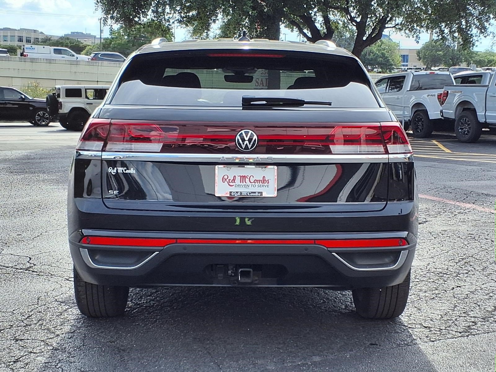 Used 2025 Volkswagen Atlas Cross Sport SE FWD image 7