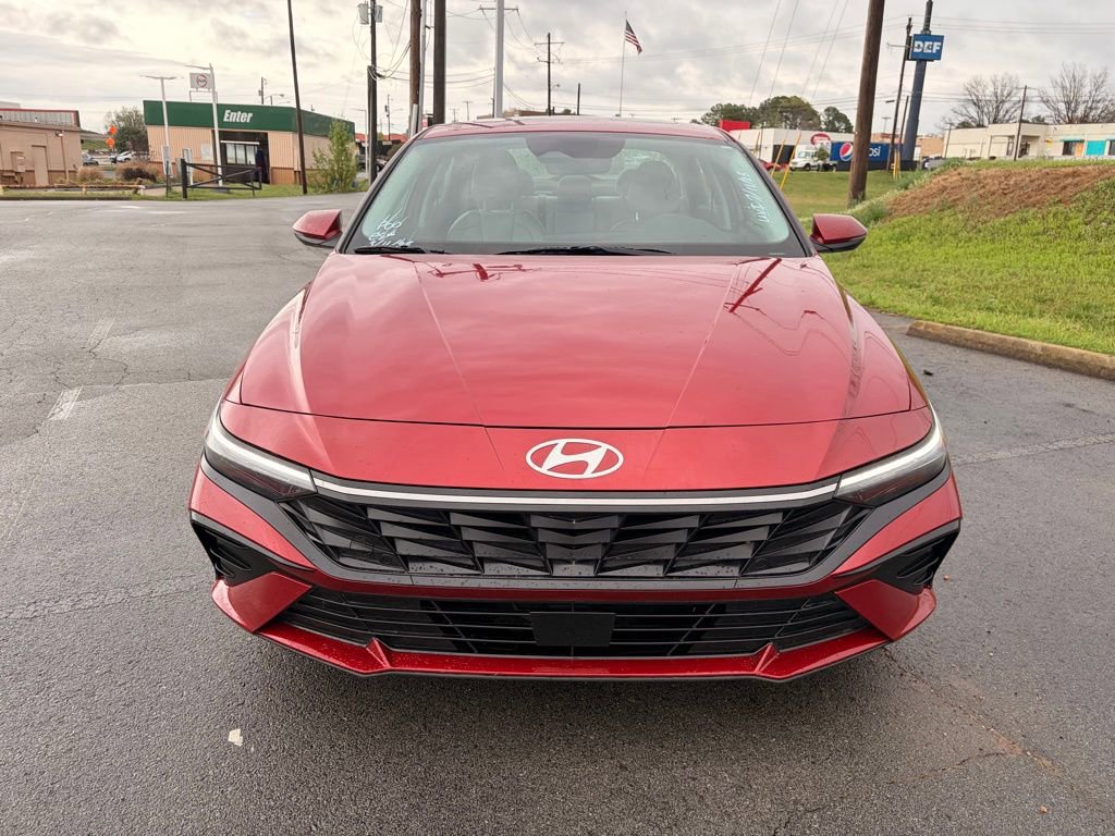 Used 2025 Hyundai Elantra Limited w/ Cargo Package image 8