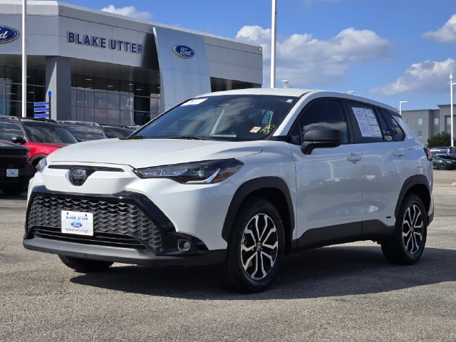 Used 2023 Toyota Corolla Cross AWD Hybrid image 3