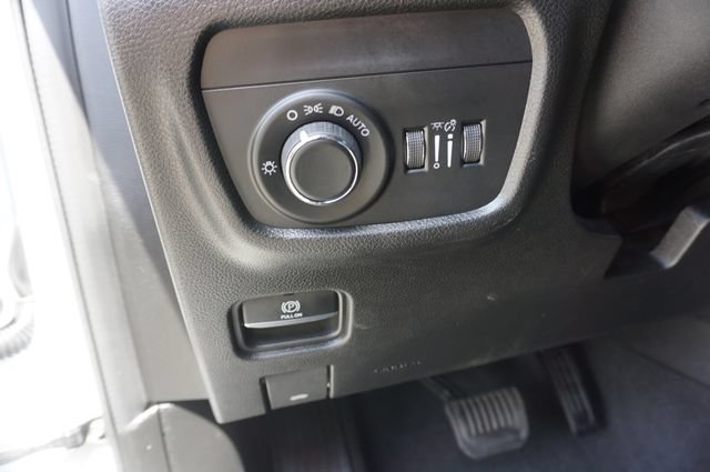Used 2022 Jeep Grand Cherokee L Laredo RWD image 30