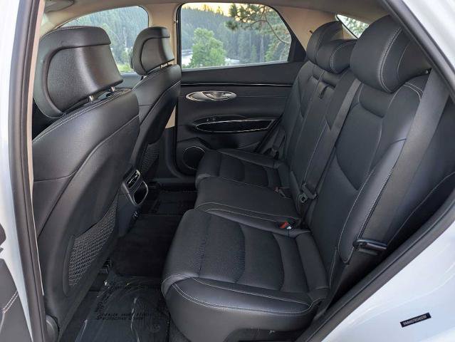 Used 2025 Genesis GV70 2.5T AWD/4WD image 23