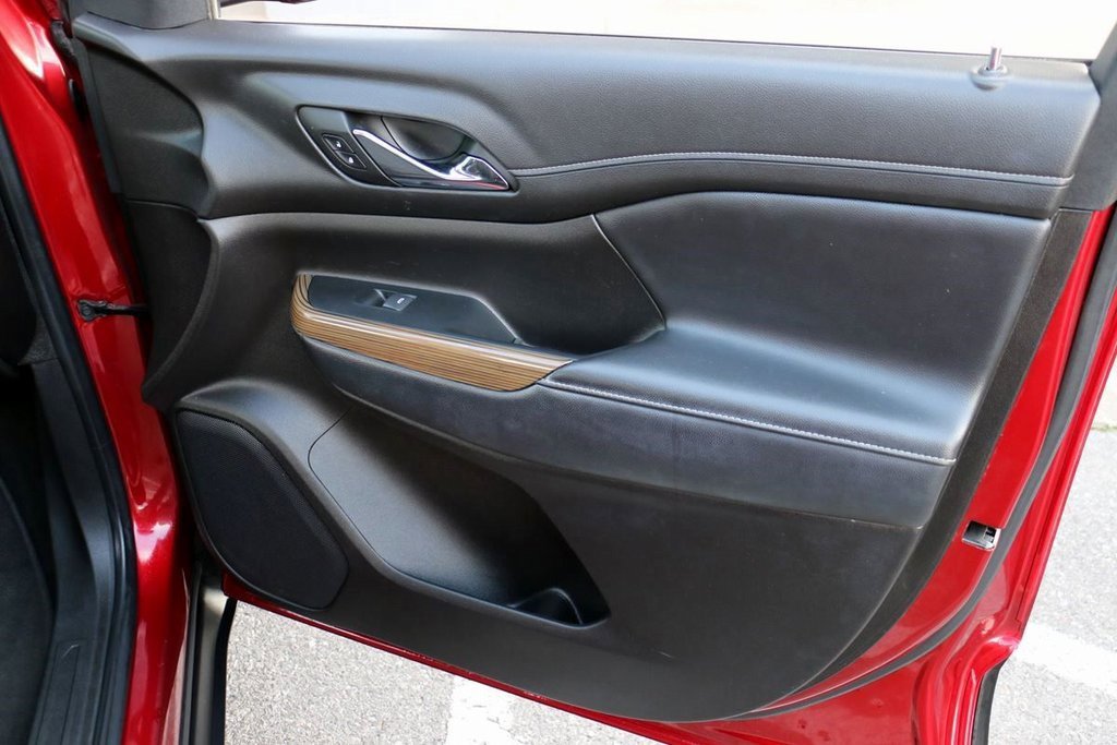 Used 2022 GMC Acadia SLE w/ Driver Convenience Package image 32