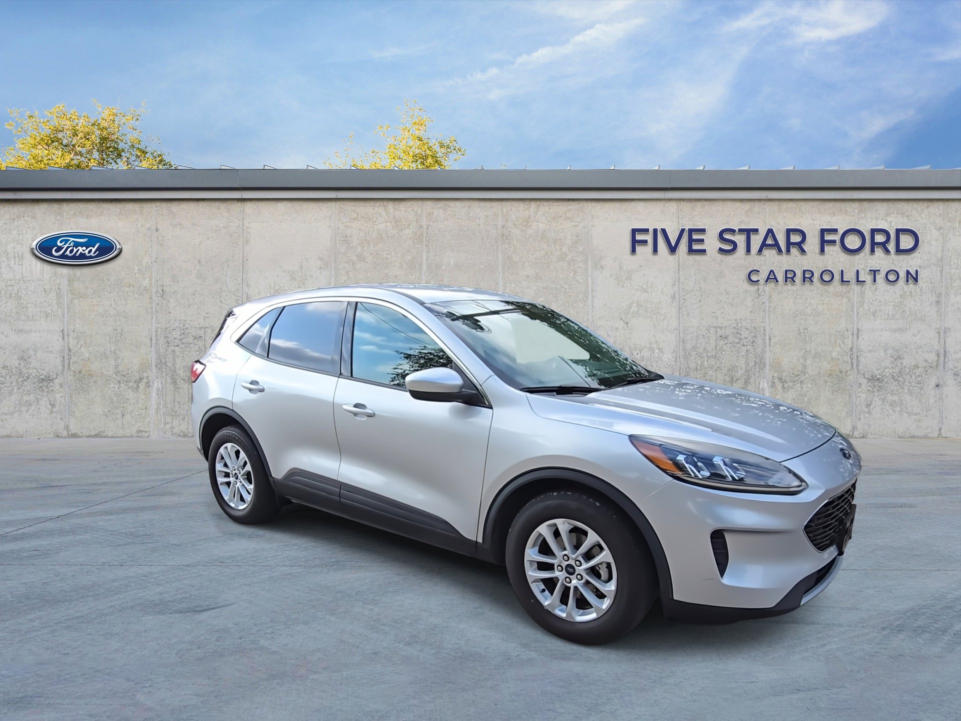 Certified 2020 Ford Escape SE image 2