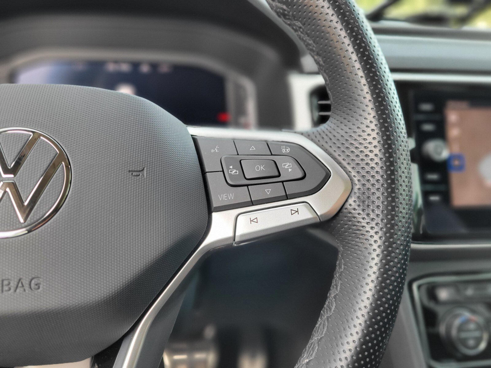 Used 2023 Volkswagen Atlas SEL Premium image 29