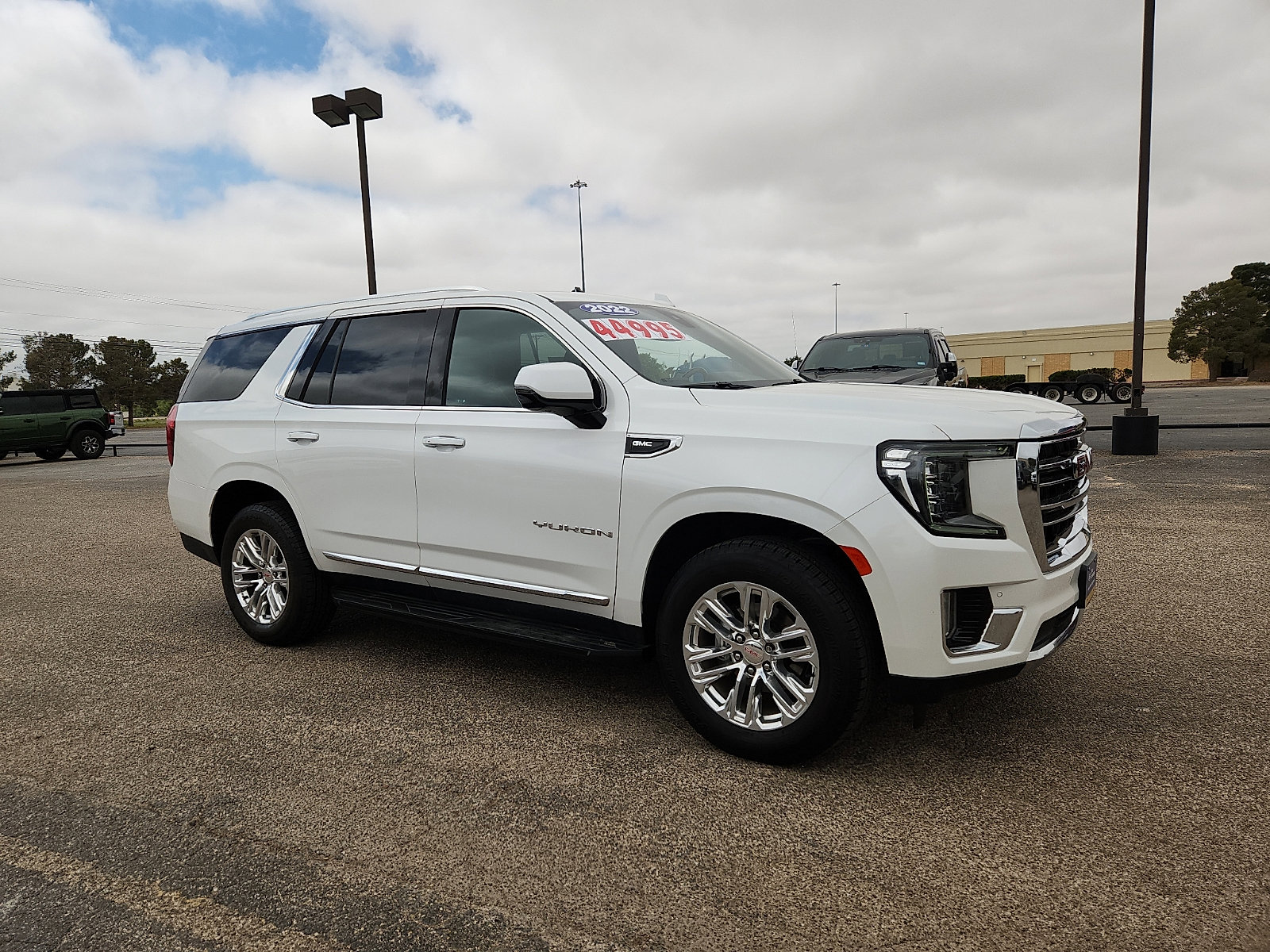 Used 2022 GMC Yukon SLT w/ SLT Luxury Package RWD image 8