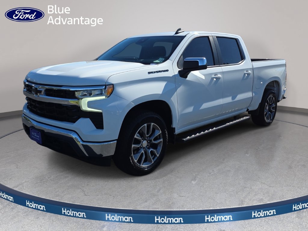 Used 2022 Chevrolet Silverado 1500 LT AWD/4WD image 1