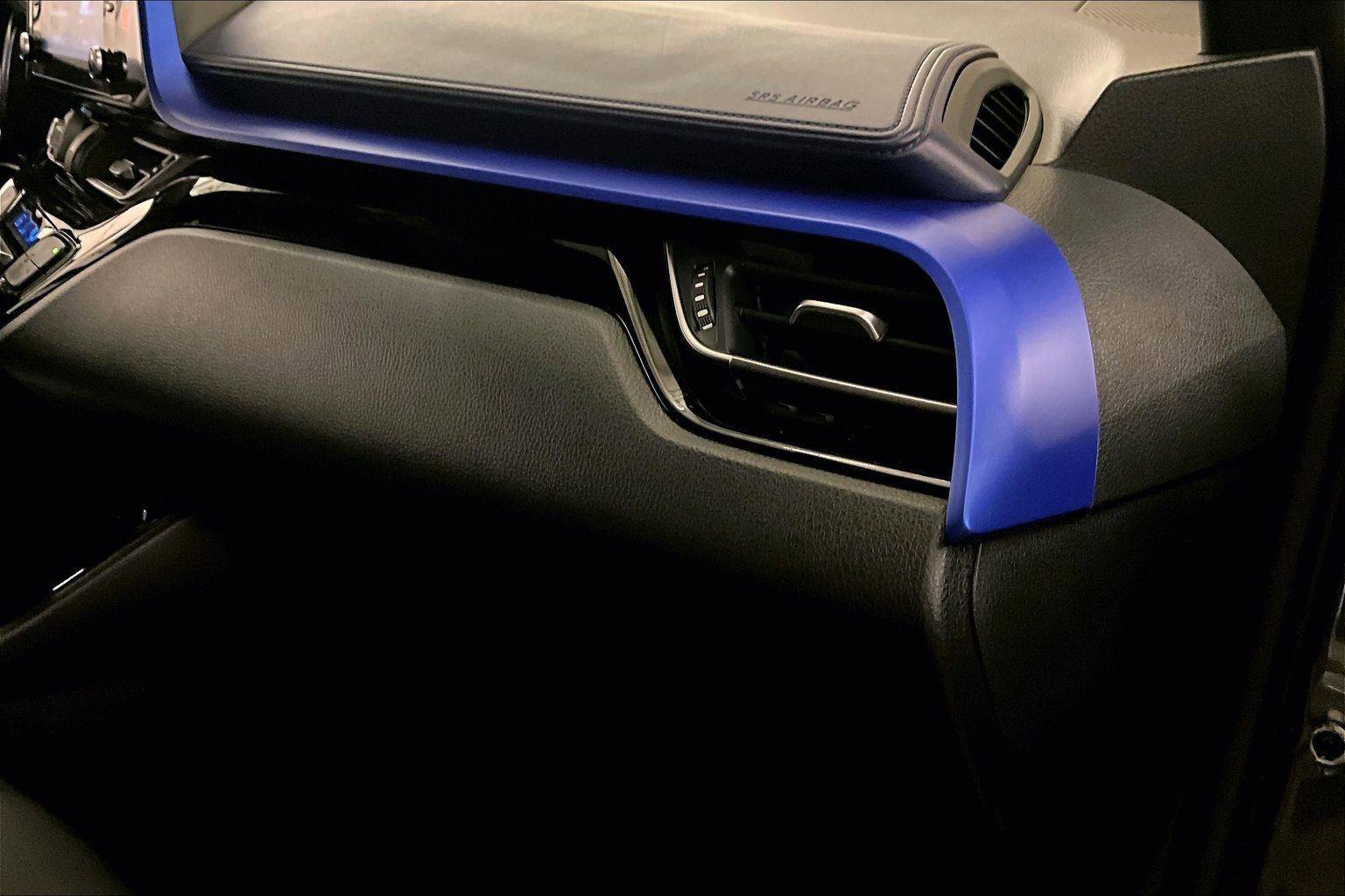 Used 2022 Toyota C-HR XLE image 15