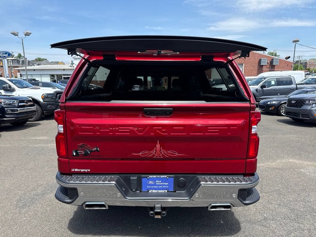 Used 2023 Chevrolet Silverado 1500 LTZ w/ LTZ Premium Package AWD/4WD image 9