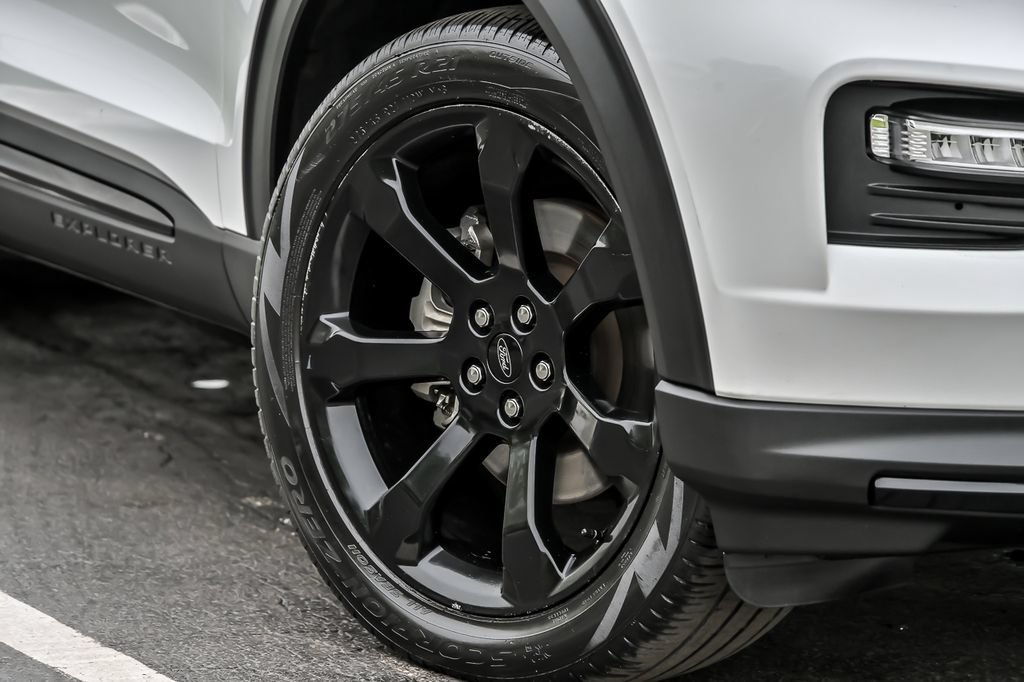 Certified 2023 Ford Explorer ST-Line AWD/4WD image 3