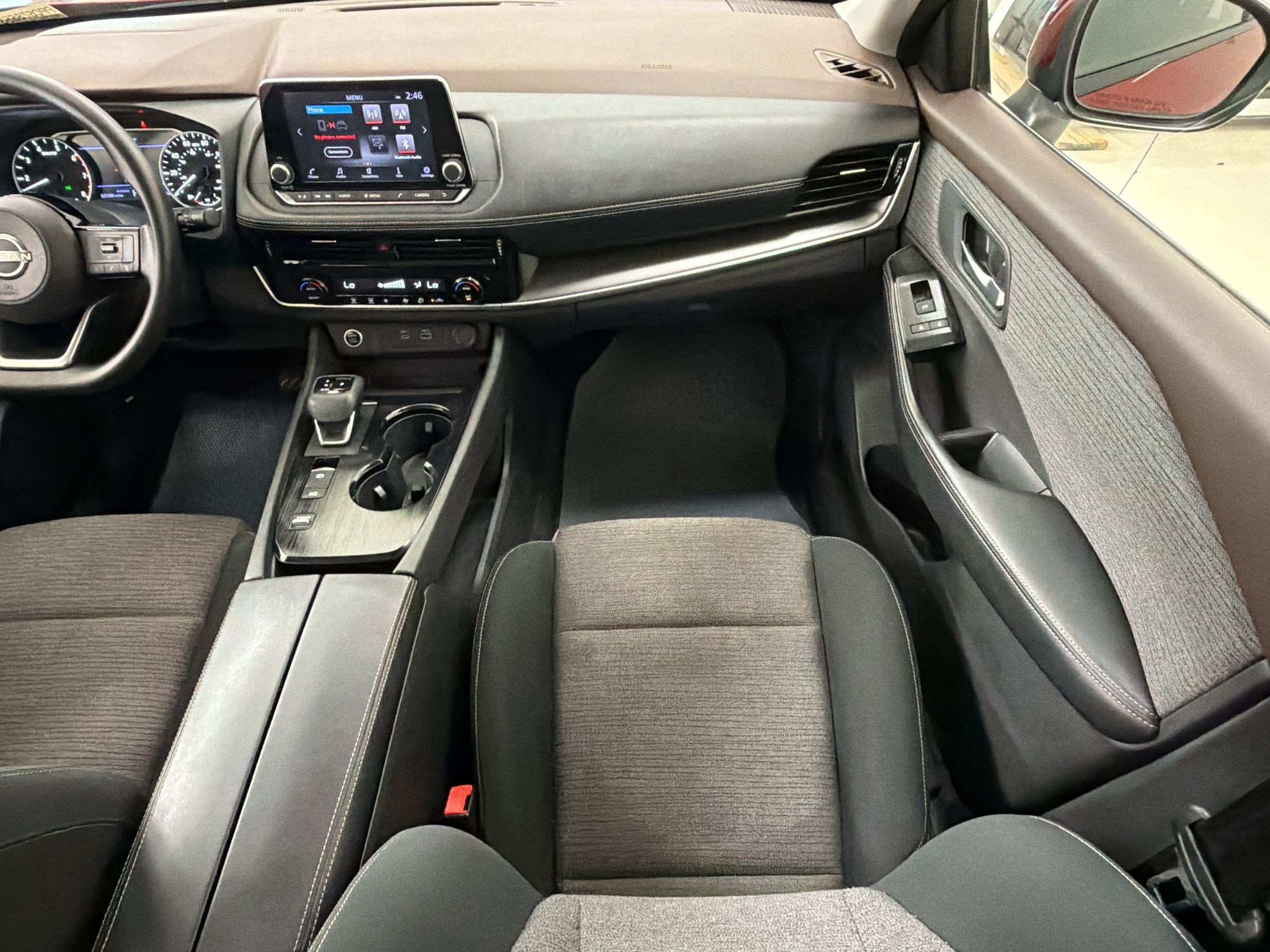 Used 2023 Nissan Rogue SV FWD image 30