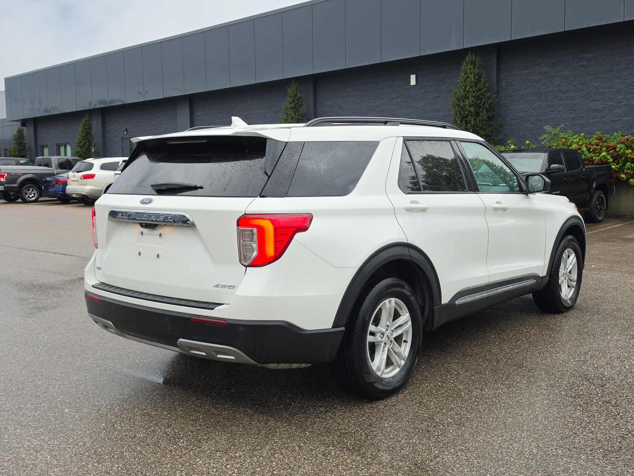 Certified 2023 Ford Explorer XLT w/ Equipment Group 202A AWD/4WD image 7