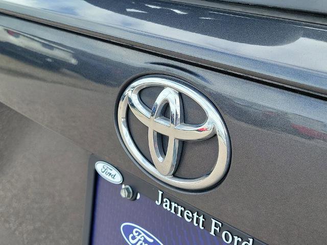 Used 2021 Toyota RAV4 XLE Premium FWD image 9