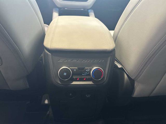 Certified 2025 Ford Explorer Platinum w/ LUX Leather Package AWD/4WD image 21