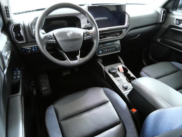 Certified 2025 Ford Bronco Sport Outer Banks w/ Outer Banks Tech Package+ AWD/4WD image 4
