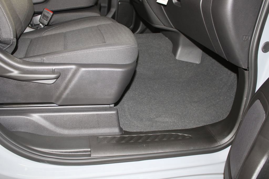 Used 2025 Chevrolet Silverado 1500 Custom Trail Boss w/ LPO, Dark Essentials Package image 11