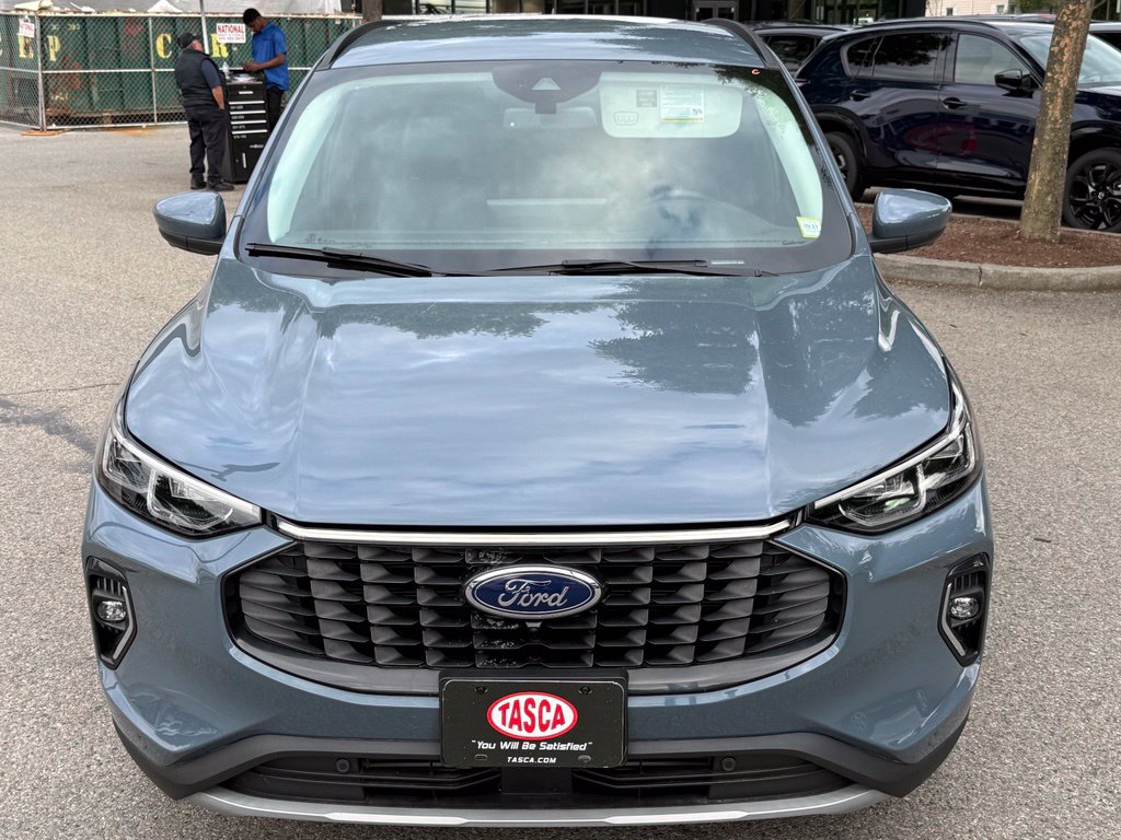 Certified 2023 Ford Escape Platinum AWD/4WD image 2